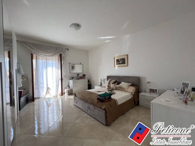 AMPIO APPARTAMENTO con ASCENSORE E GARAGE