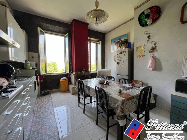 APPARTAMENTO 1°PIANO CON CANTINA, SITUATO IN PIENO CENTRO