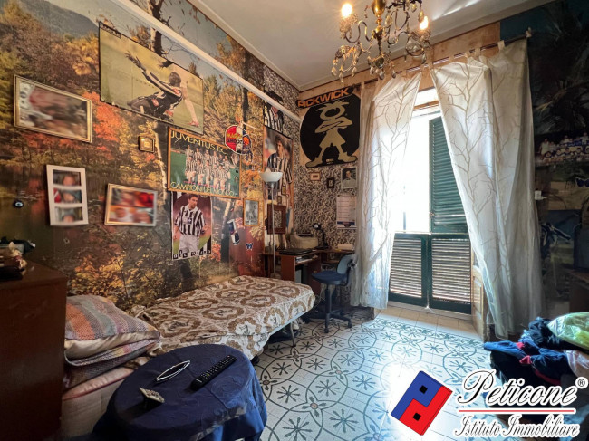 APPARTAMENTO 1°PIANO CON CANTINA, SITUATO IN PIENO CENTRO