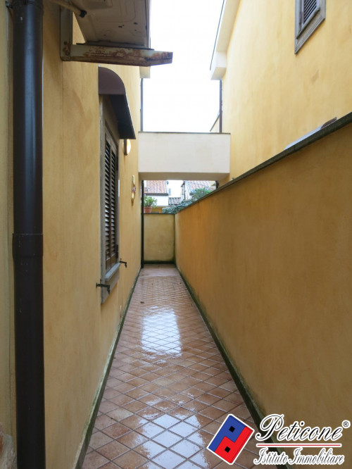 APPARTAMENTO INDIPENDENTE con CORTE ESCLUSIVA