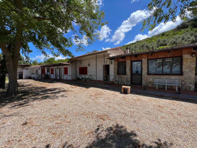 CASOLARE PANORAMICO IDEALE COME AGRITURISMO