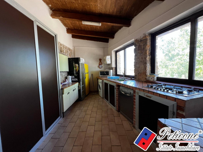 CASOLARE PANORAMICO IDEALE COME AGRITURISMO
