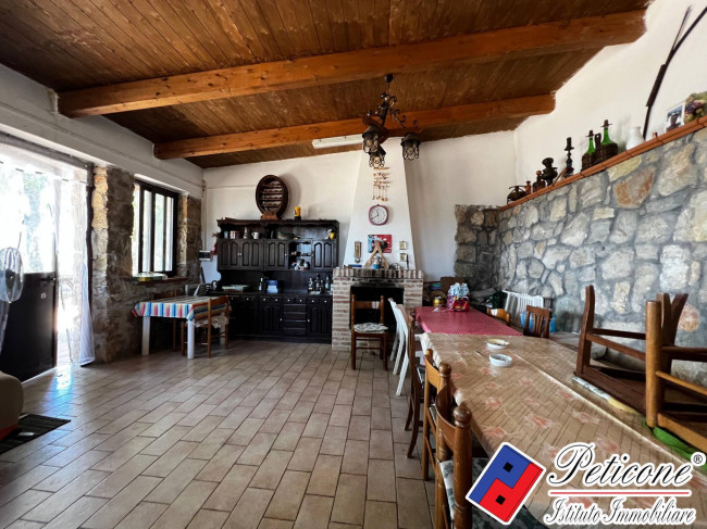 CASOLARE PANORAMICO IDEALE COME AGRITURISMO