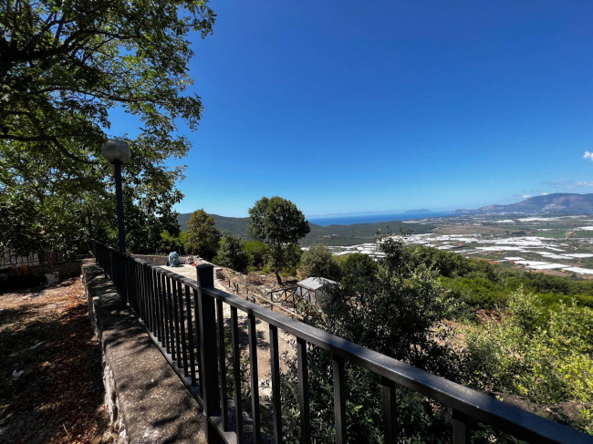 CASOLARE PANORAMICO IDEALE COME AGRITURISMO