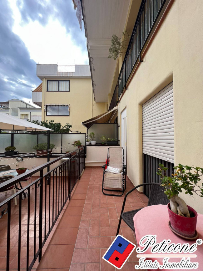 APPARTAMENTO con TERRAZZO ESCLUSIVO E GARAGE