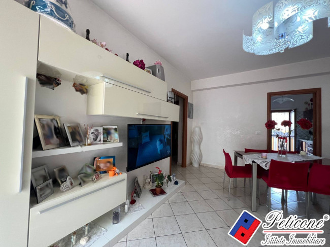 APPARTAMENTO con TERRAZZO ESCLUSIVO E GARAGE