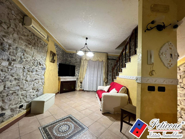 APPARTAMENTO CARATTERISTICO SU PIU' LIVELLI