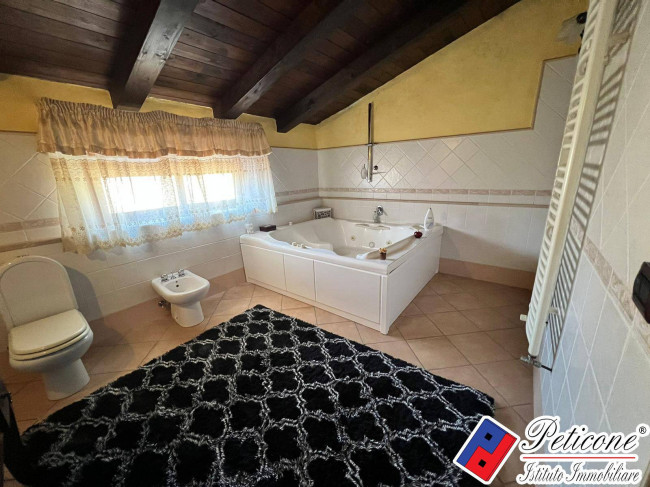 APPARTAMENTO CARATTERISTICO SU PIU' LIVELLI