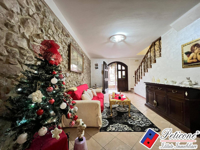 APPARTAMENTO CARATTERISTICO SU PIU' LIVELLI