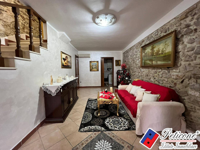 APPARTAMENTO CARATTERISTICO SU PIU' LIVELLI