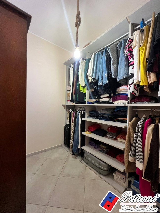 APPARTAMENTO AL PRIMO PIANO CON AMPI SPAZI E BALCONI