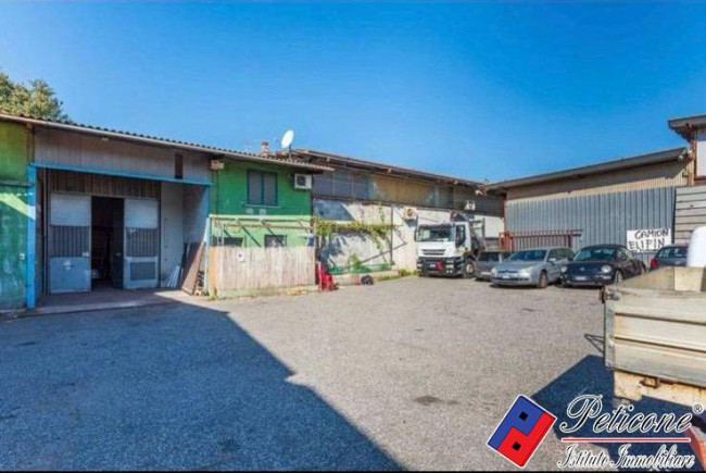 CAPANNONE ARTIGIANALE SU STRADA PRINCIPALE- ZONA MASSIMINA