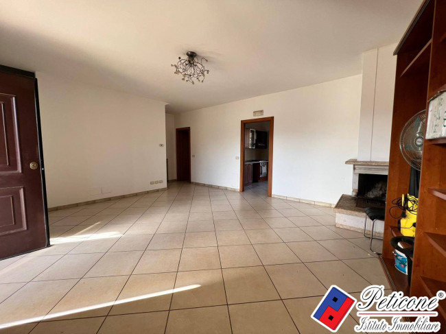 VILLA ANGOLARE IN ESCLUSIVA