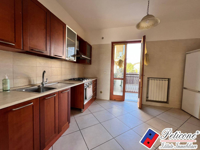 VILLA ANGOLARE IN ESCLUSIVA