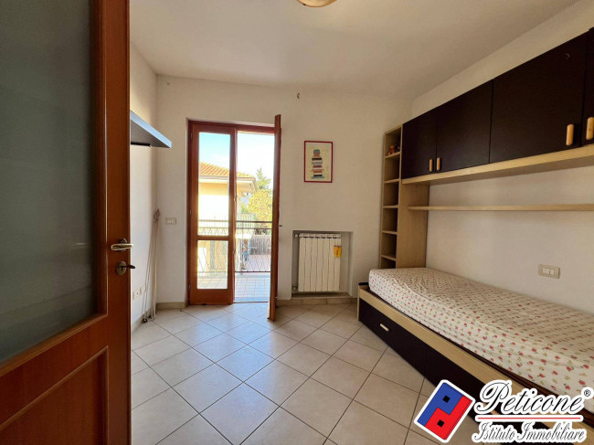 VILLA ANGOLARE IN ESCLUSIVA