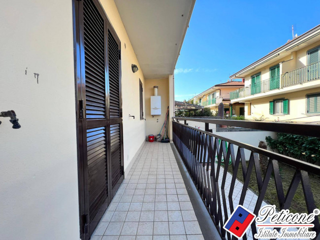 VILLA ANGOLARE IN ESCLUSIVA