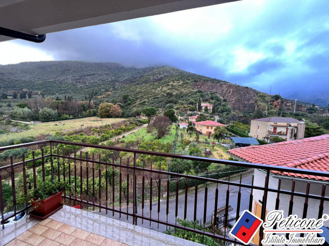 AMPIO APPARTAMENTO CON BALCONI, INFISSI NUOVI E POSSIBILITÀ MAGAZZINO