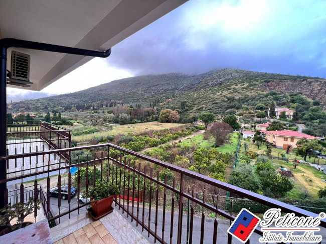 AMPIO APPARTAMENTO CON BALCONI, INFISSI NUOVI E POSSIBILITÀ MAGAZZINO