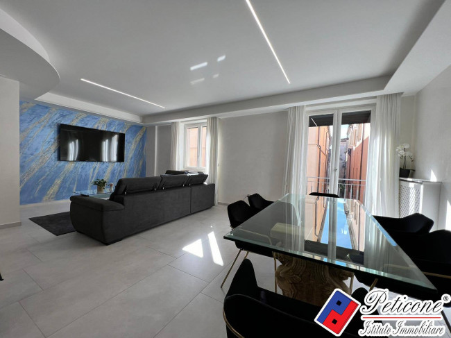 ESCLUSIVO APPARTAMENTO RISTRUTTURATO E ARREDATO