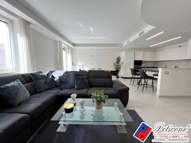 ESCLUSIVO APPARTAMENTO RISTRUTTURATO E ARREDATO