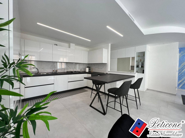 ESCLUSIVO APPARTAMENTO RISTRUTTURATO E ARREDATO