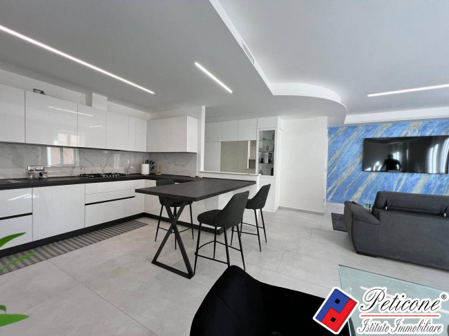 ESCLUSIVO APPARTAMENTO RISTRUTTURATO E ARREDATO