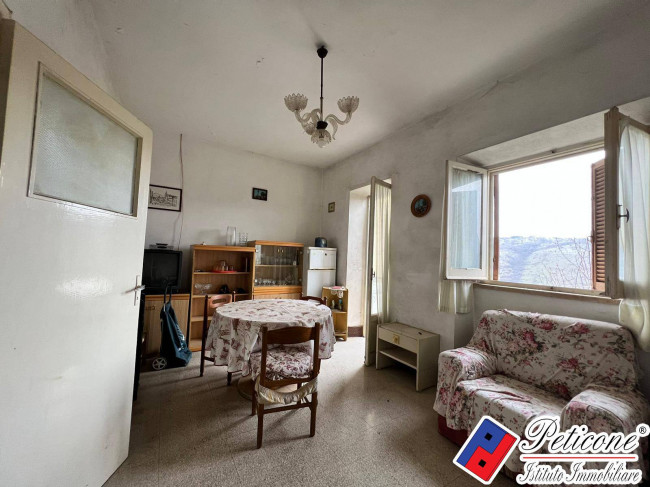 INDIPENDENTE CON GIARDINO E VISTA PANORAMICA