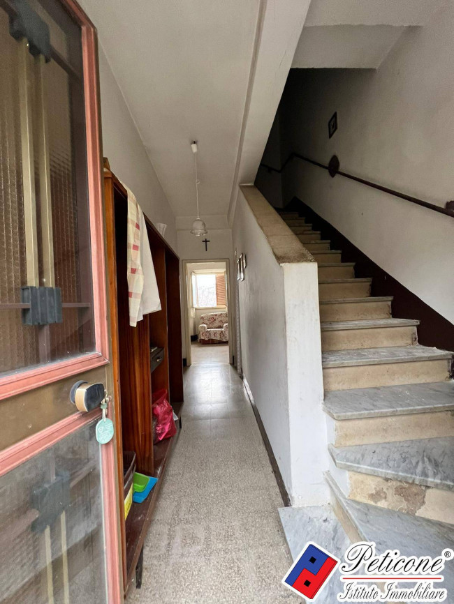 INDIPENDENTE CON GIARDINO E VISTA PANORAMICA