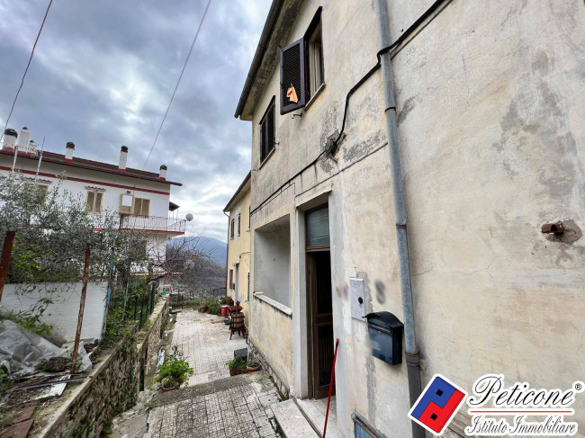 INDIPENDENTE CON GIARDINO E VISTA PANORAMICA