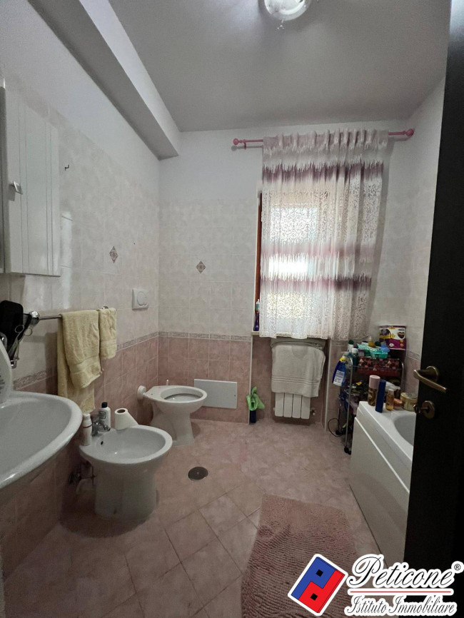 APPARTAMENTO IN ESCLUSIVA con MAGAZZINO e ASCENSORE