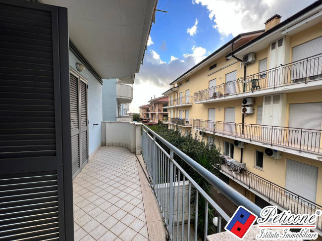 APPARTAMENTO IN ESCLUSIVA con MAGAZZINO e ASCENSORE