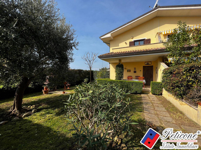 VILLINO ANGOLARE A 1.5 KM DAL MARE