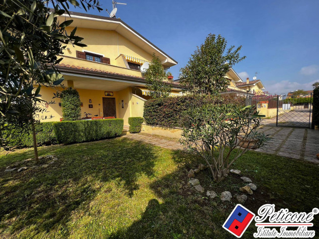 VILLINO ANGOLARE A 1.5 KM DAL MARE