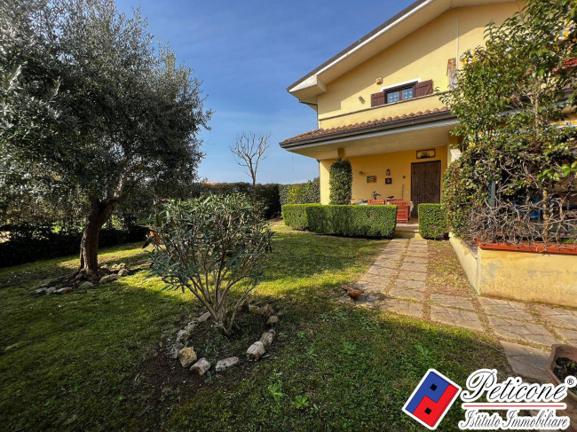 VILLINO ANGOLARE A 1.5 KM DAL MARE