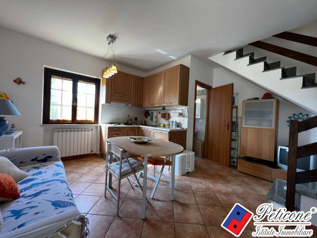 VILLINO ANGOLARE A 1.5 KM DAL MARE