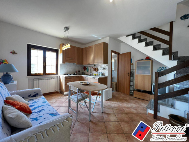 VILLINO ANGOLARE A 1.5 KM DAL MARE