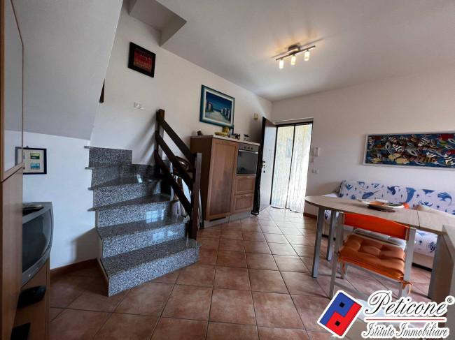 VILLINO ANGOLARE A 1.5 KM DAL MARE