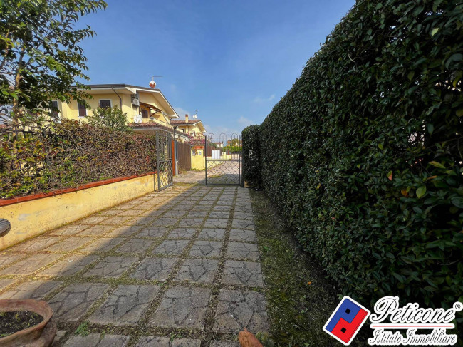 VILLINO ANGOLARE A 1.5 KM DAL MARE