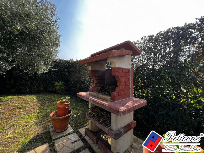 VILLINO ANGOLARE A 1.5 KM DAL MARE