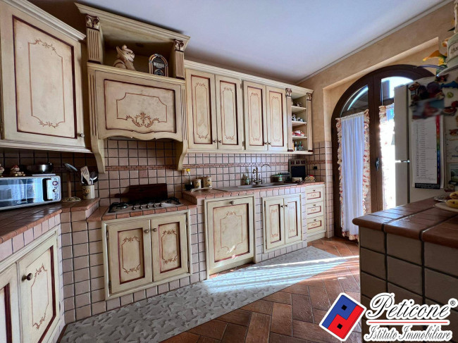 VILLA DI PREGIO CON PISCINA E AMPI SPAZI