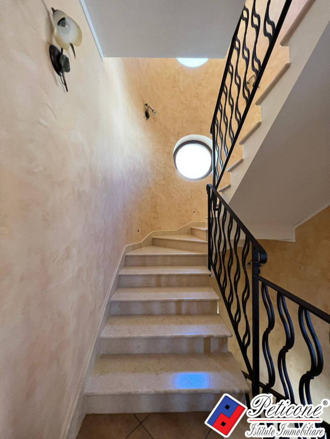 VILLA DI PREGIO CON PISCINA E AMPI SPAZI