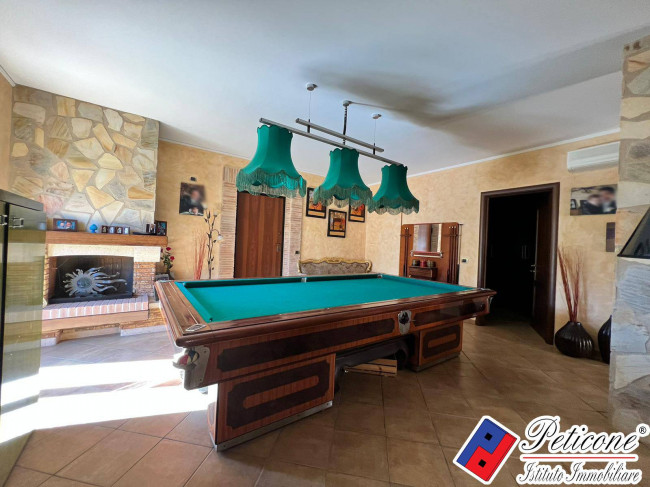 VILLA DI PREGIO CON PISCINA E AMPI SPAZI