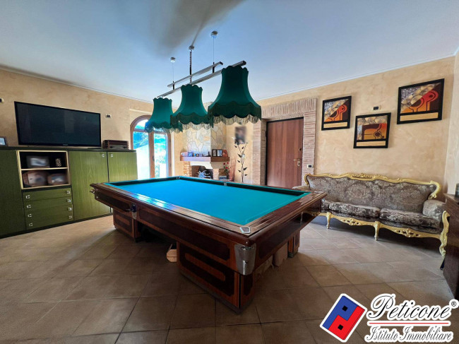 VILLA DI PREGIO CON PISCINA E AMPI SPAZI