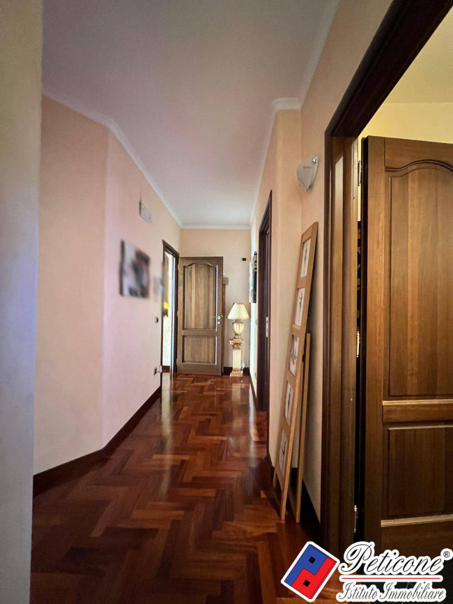 VILLA DI PREGIO CON PISCINA E AMPI SPAZI