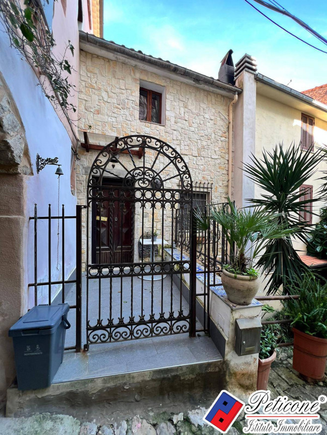 SOLUZIONE INDIPENDENTE su DUE LIVELLI, con TERRAZZO PANORAMICO