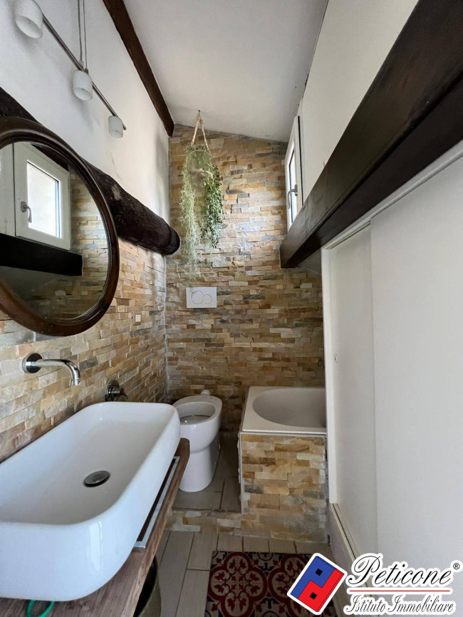 SOLUZIONE INDIPENDENTE su DUE LIVELLI, con TERRAZZO PANORAMICO