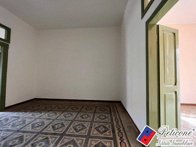 APPARTAMENTO con BALCONE VISTA PIAZZA