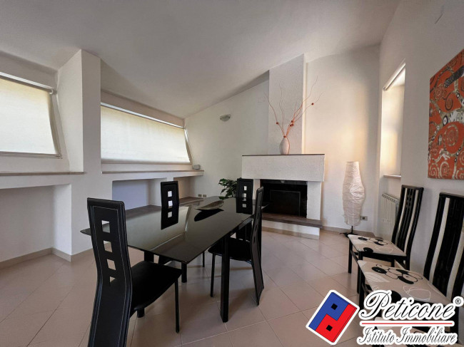 VILLA PRESTIGIOSA IMMERSA NEL VERDE