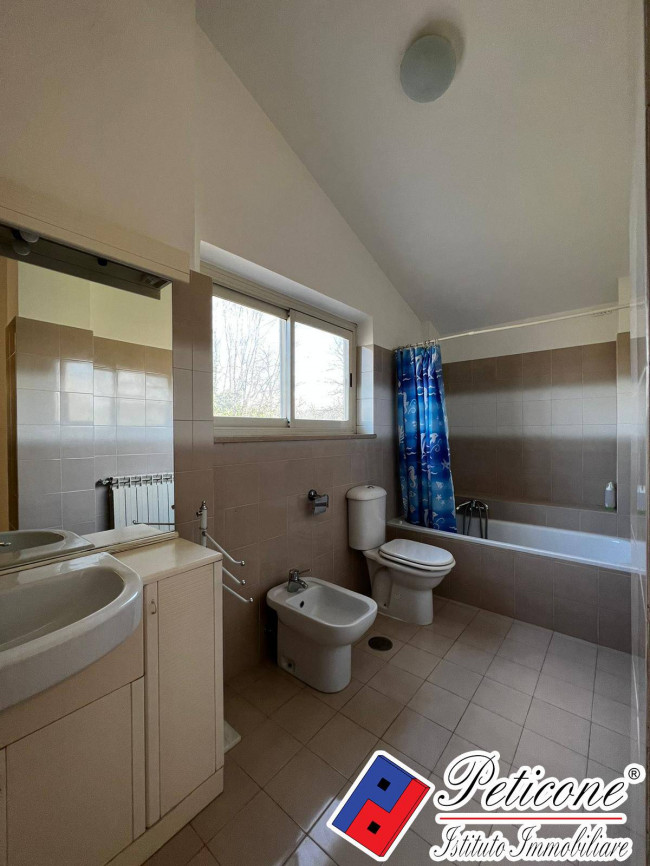 VILLA PRESTIGIOSA IMMERSA NEL VERDE