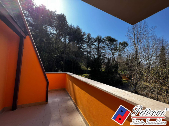 VILLA PRESTIGIOSA IMMERSA NEL VERDE